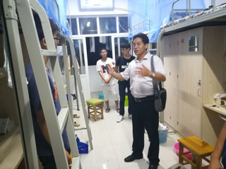 教育学院慰问新生